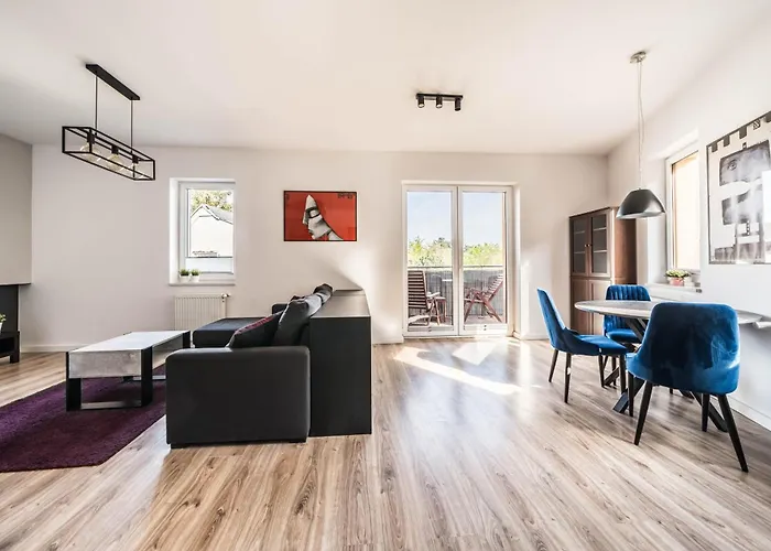 Belvedere Lawica Airport * Познань