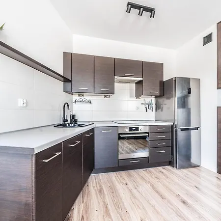 Belvedere Lawica Airport Познань